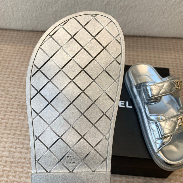 DAD SANDAL IN SILVER SHEEPSKIN MULE