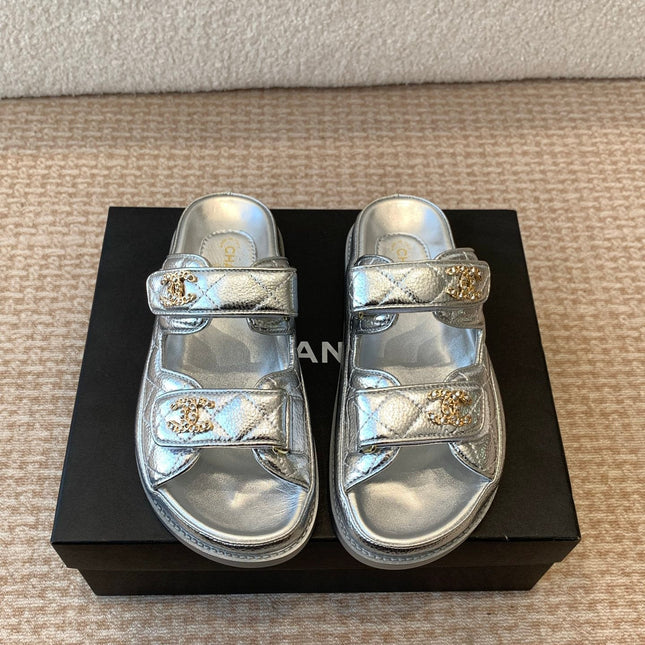 DAD SANDAL IN SILVER SHEEPSKIN MULE