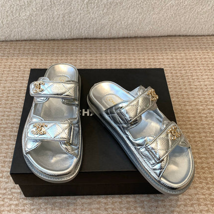 DAD SANDAL IN SILVER SHEEPSKIN MULE