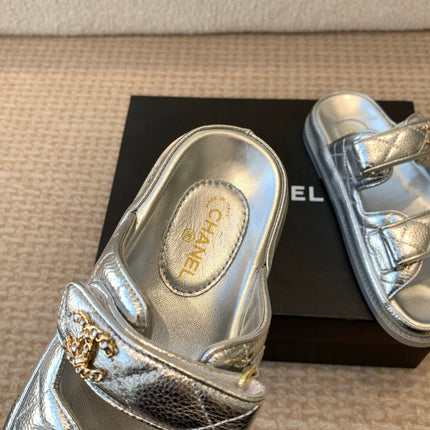 DAD SANDAL IN SILVER SHEEPSKIN MULE