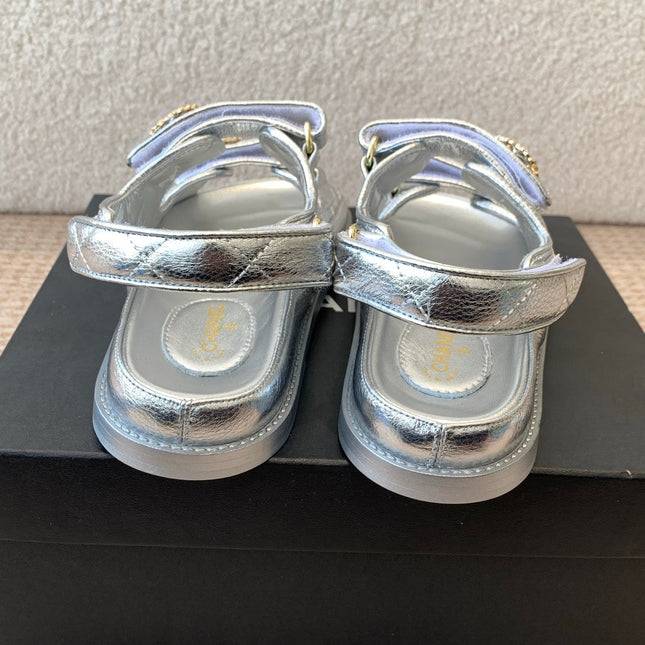 DAD SANDAL IN SILVER SHEEPSKIN