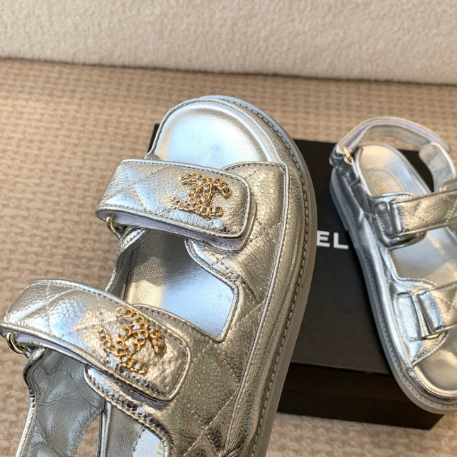 DAD SANDAL IN SILVER SHEEPSKIN