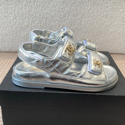 DAD SANDAL IN SILVER SHEEPSKIN