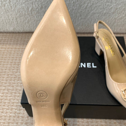 MID-HEEL SLINGBACKS IN BISQUE BEIGE PATENT CALFSKIN