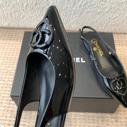 FLAT SLINGBACKS IN BLACK PATENT CALFSKIN