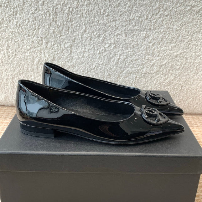 FLAT PUMP IN BLACK PATENT CALFSKIN