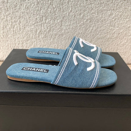 FLAT SLIDE IN AEGEAN BLUE DENIM WITH WHITE LOGO