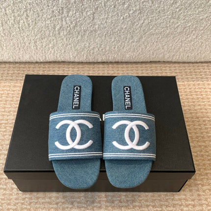 FLAT SLIDE IN AEGEAN BLUE DENIM WITH WHITE LOGO