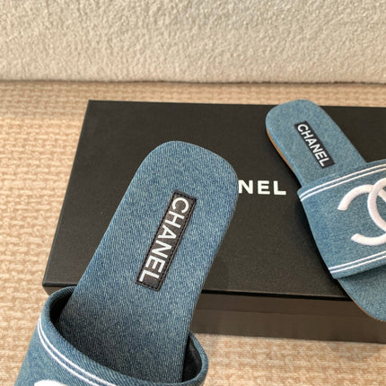 FLAT SLIDE IN AEGEAN BLUE DENIM WITH WHITE LOGO