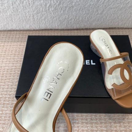 SLIDE SANDALS IN CINNAMON BROWN LAMBSKIN WITH TRANSPARENT PVC