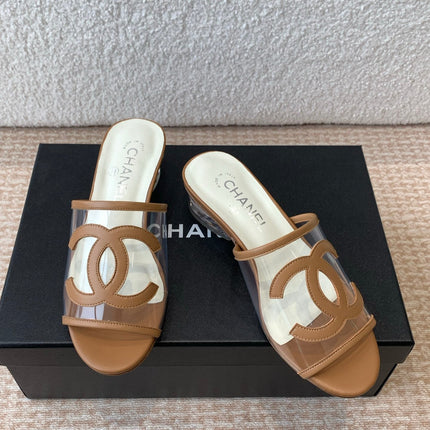SLIDE SANDALS IN CINNAMON BROWN LAMBSKIN WITH TRANSPARENT PVC