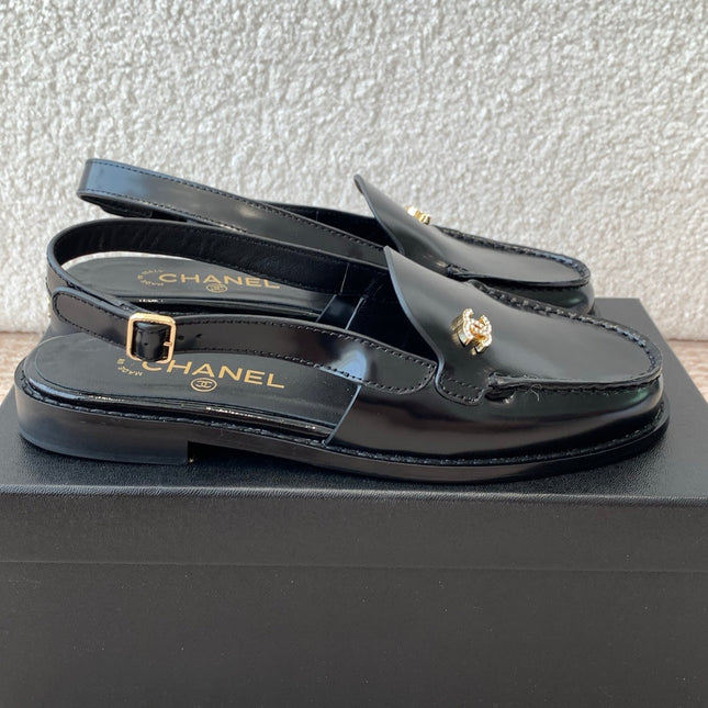 CC MOCCASIN SLINGBACK IN BLACK PATENT CALFSKIN