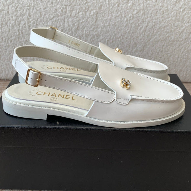 CC MOCCASIN SLINGBACK IN WHITE PATENT CALFSKIN