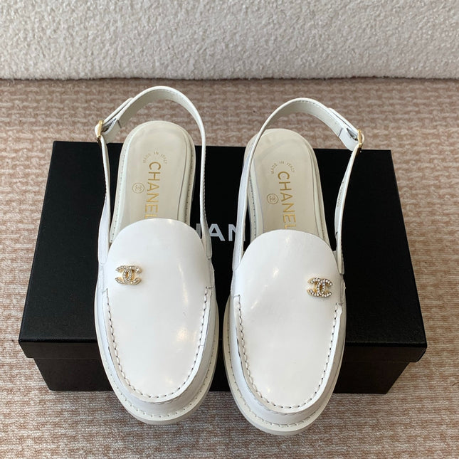 CC MOCCASIN SLINGBACK IN WHITE PATENT CALFSKIN