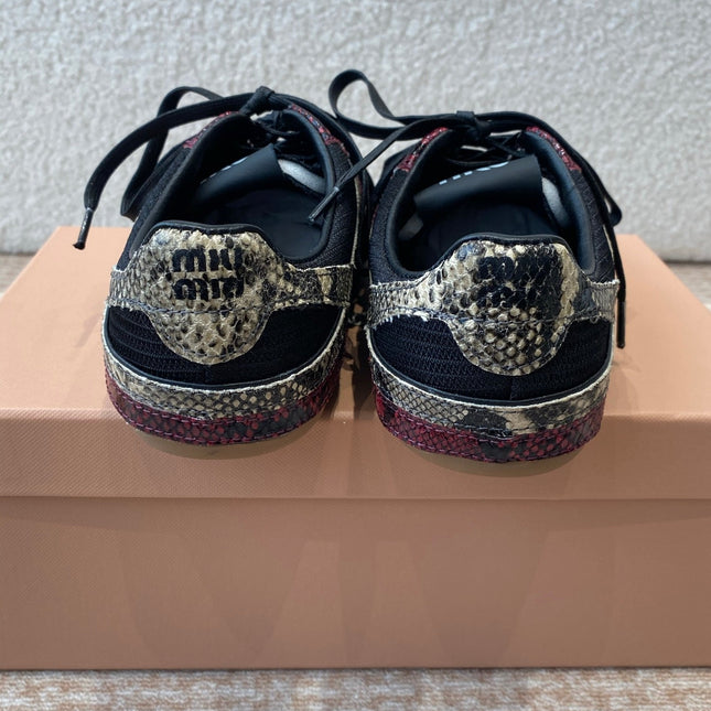 GYMNASIUM SNEAKER IN BLACK FABRIC AND BLACK RED SNAKE EFFECT CALFSKIN