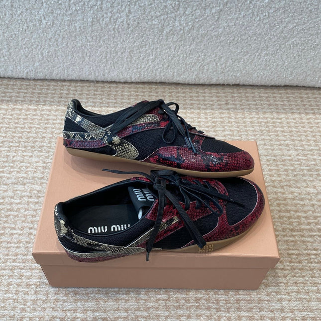 GYMNASIUM SNEAKER IN BLACK FABRIC AND BLACK RED SNAKE EFFECT CALFSKIN