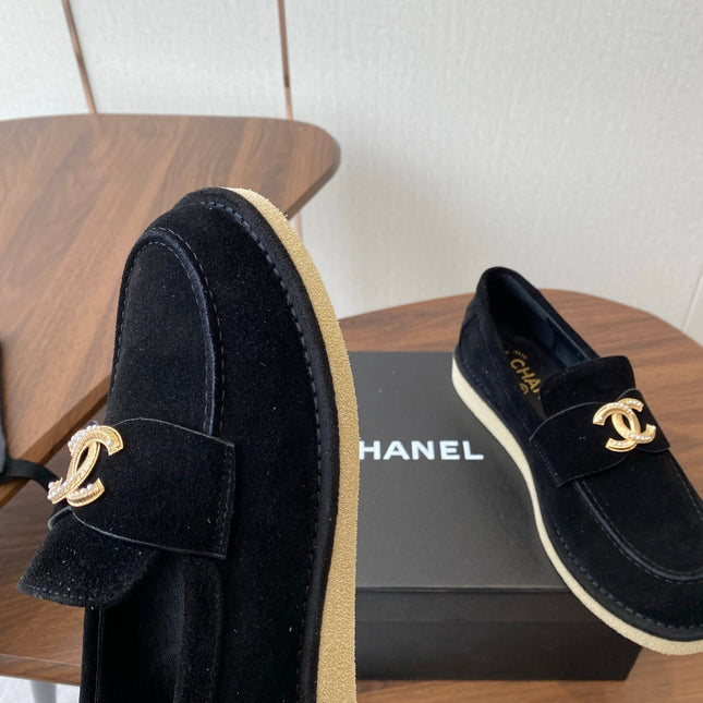 CC LOAFERS IN BLACK SUEDE GOLD HARDWARE