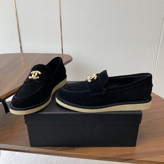 CC LOAFERS IN BLACK SUEDE GOLD HARDWARE