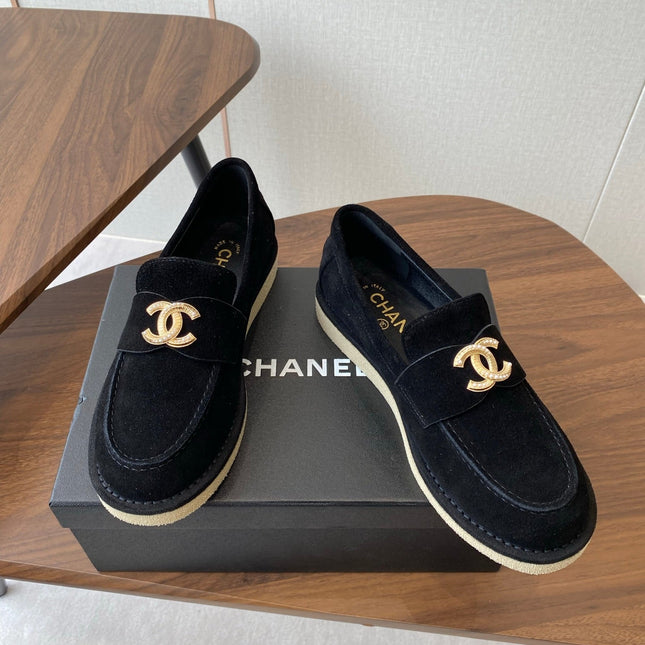 CC LOAFERS IN BLACK SUEDE GOLD HARDWARE