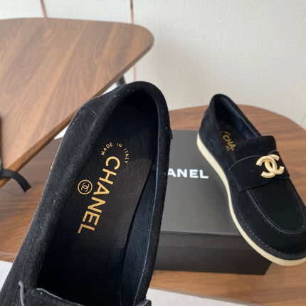 CC LOAFERS IN BLACK SUEDE GOLD HARDWARE