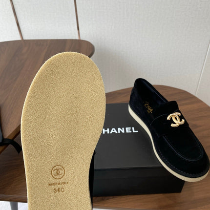 CC LOAFERS IN BLACK SUEDE GOLD HARDWARE