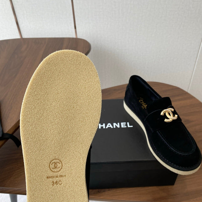 CC LOAFERS IN BLACK SUEDE GOLD HARDWARE