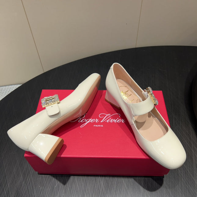 ROGER VIVIER 25S TRÈS VIVIER 50MM IN IVORY CALFSKIN WITH RHINESTONE BUCKLE