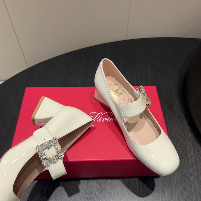 ROGER VIVIER 25S TRÈS VIVIER 50MM IN IVORY CALFSKIN WITH RHINESTONE BUCKLE