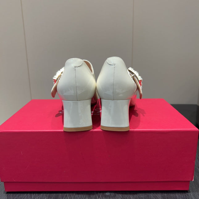 ROGER VIVIER 25S TRÈS VIVIER 50MM IN IVORY CALFSKIN WITH RHINESTONE BUCKLE