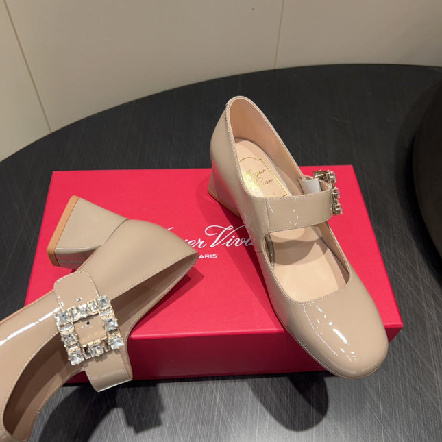 ROGER VIVIER 25S TRÈS VIVIER 50MM IN NUDE CALFSKIN WITH RHINESTONE BUCKLE