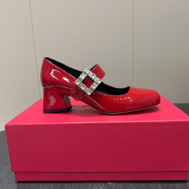 ROGER VIVIER 25S TRÈS VIVIER 50MM IN CRIMSON RED CALFSKIN WITH RHINESTONE BUCKLE