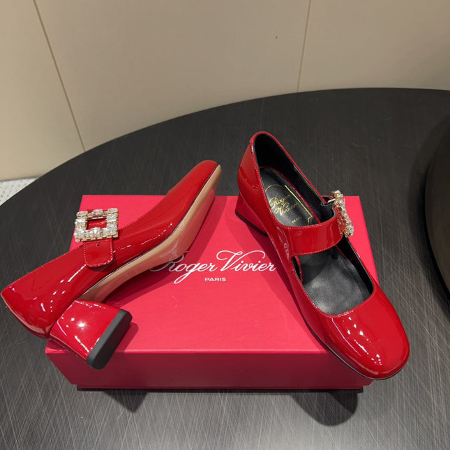 ROGER VIVIER 25S TRÈS VIVIER 50MM IN CRIMSON RED CALFSKIN WITH RHINESTONE BUCKLE