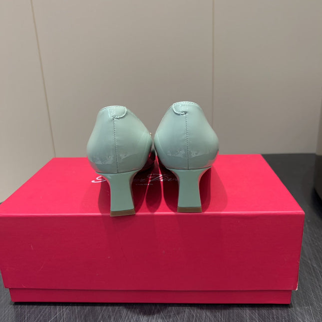 ROGER VIVIER 25S BELLE VIVIER PUMPS 45MM IN PALE MINT GREEN CALFSKIN GOLD BUCKLE