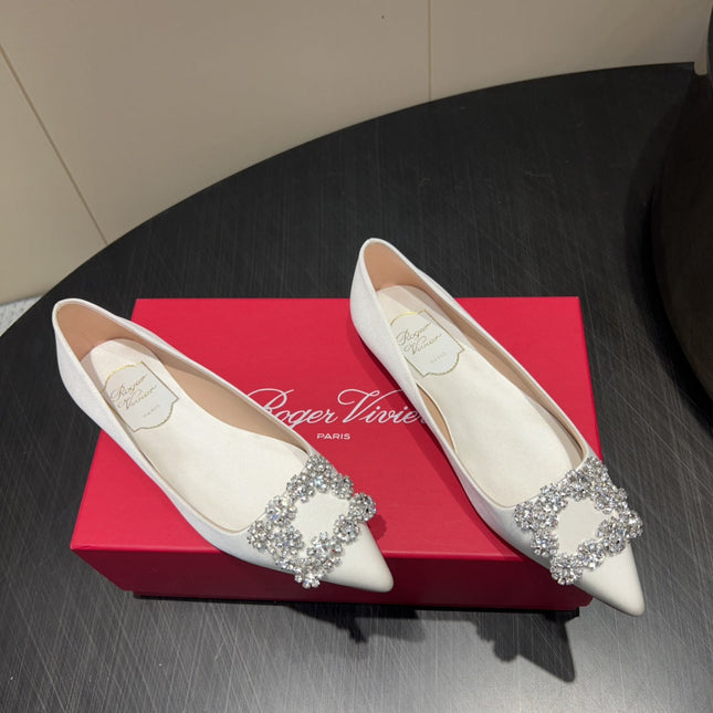 ROGER VIVIER 25S GRETE BALLET FLATS IN IVORY SILK WITH EMBELLISHED CRYSTALS