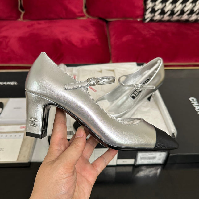 HIGH MARY JANE IN SILVER CALFSKIN AND BLACK SATIN
