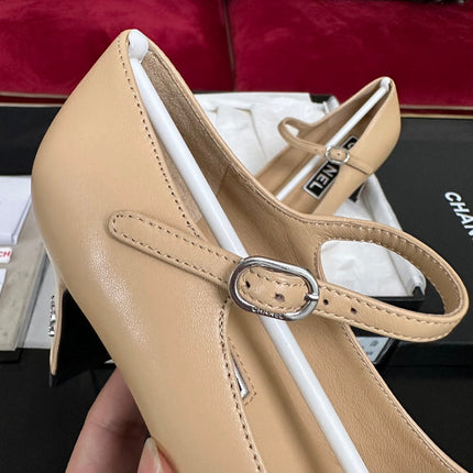 HIGH MARY JANE IN DARK CREAM CALFSKIN AND BLACK SATIN