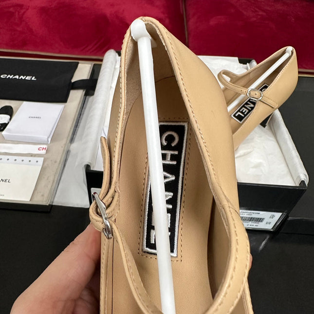 HIGH MARY JANE IN DARK CREAM CALFSKIN AND BLACK SATIN