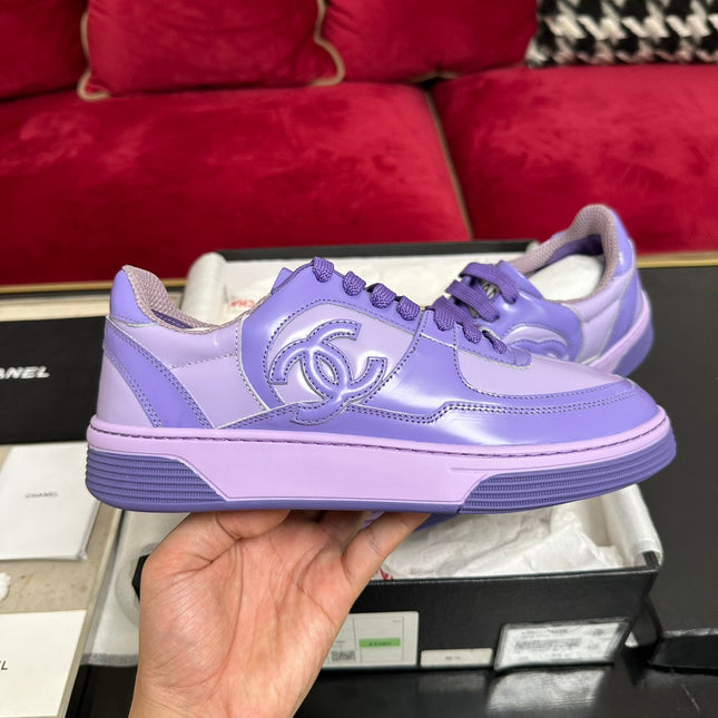 TRAINERS IN LIGHT PURPLE SHINY CALFSKIN