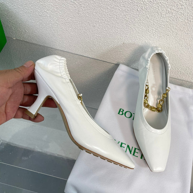 SHARP CHAIN PUMP 6 CM IN WHITE CALFSKIN