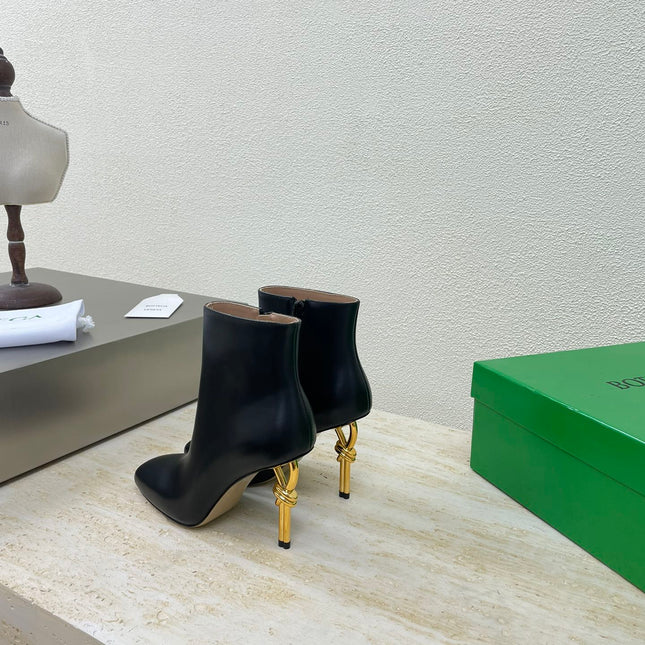KNOT ANKLE BOOT IN BLACK CALFSKIN WITH GOLD METAL HEEL 9 CM
