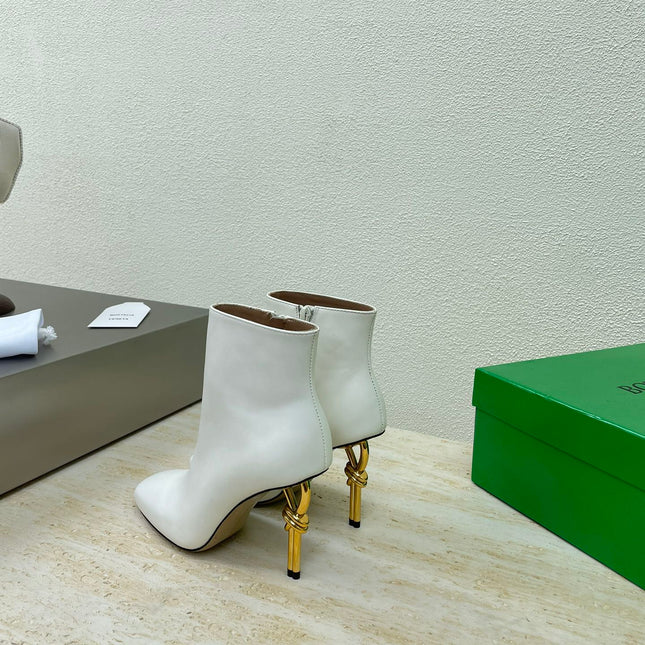 KNOT ANKLE BOOT IN WHITE CALFSKIN WITH GOLD METAL HEEL 9 CM