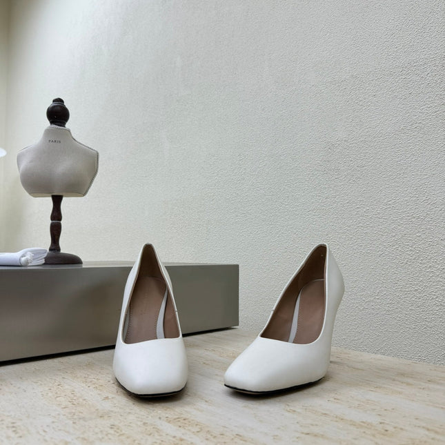 KNOT HIGH PUMP IN WHITE AND GOLD METAL HEEL 9 CM