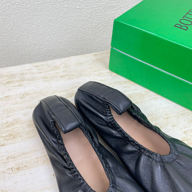 ELASTIC BALLERINA FLATS IN BLACK LAMBSKIN
