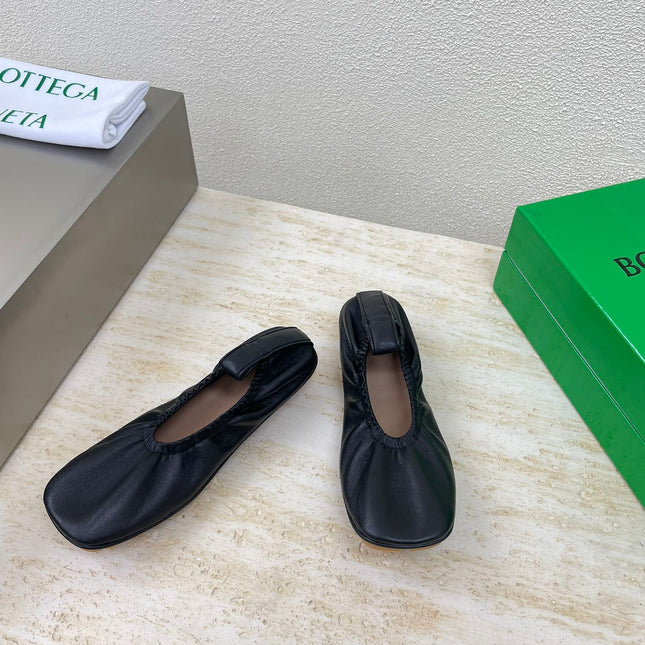 ELASTIC BALLERINA FLATS IN BLACK LAMBSKIN