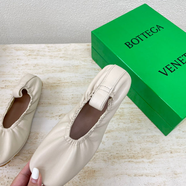 ELASTIC BALLERINA FLATS IN WHITE CREAM LAMBSKIN