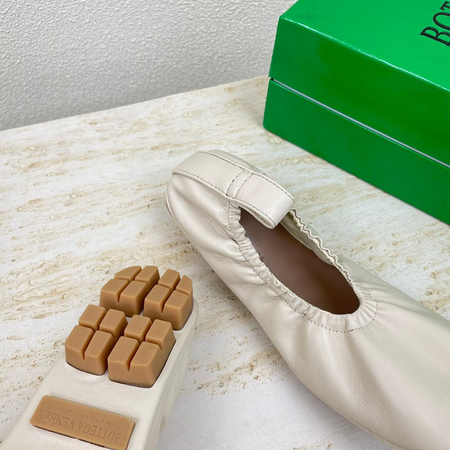 ELASTIC BALLERINA FLATS IN WHITE CREAM LAMBSKIN