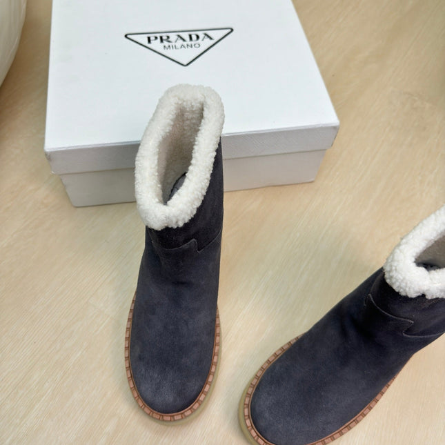 SUEDE BOOTS SLATE GRAY WITH SHEARLING LINING AND RUBBER FLATFORM SOLE