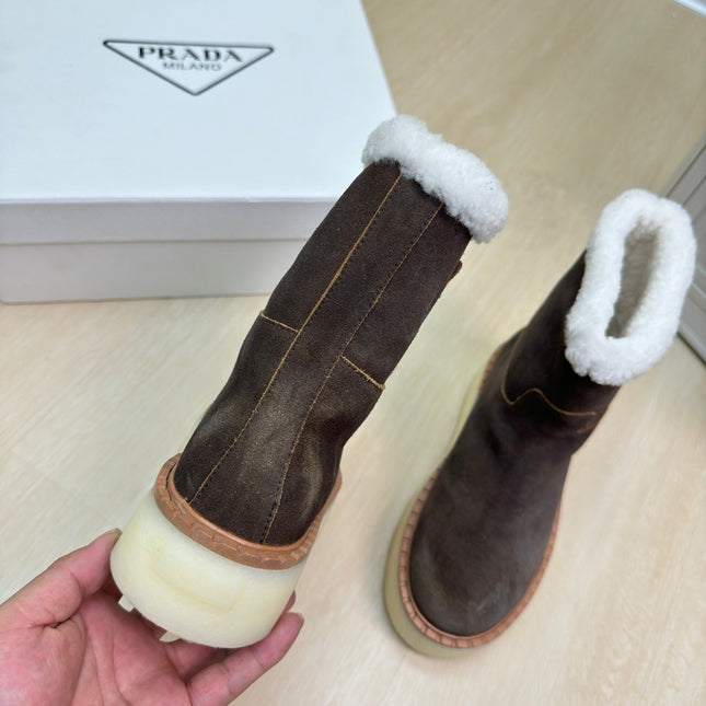 SUEDE BOOTS DARK BROWN WITH SHEARLING LINING AND RUBBER FLATFORM SOLE