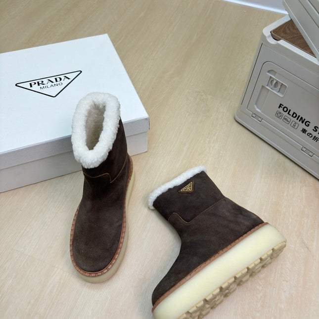 SUEDE BOOTS DARK BROWN WITH SHEARLING LINING AND RUBBER FLATFORM SOLE