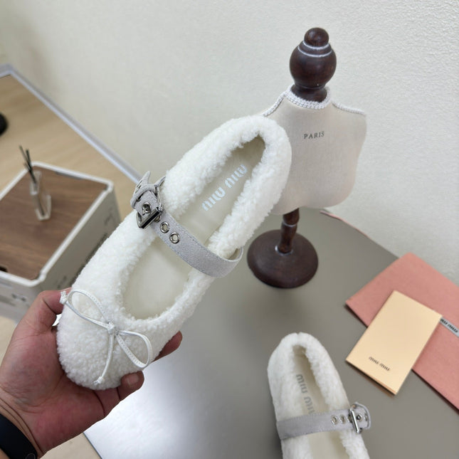 SHEARLING BALLET FLAT WHITE WITH SUEDE STRAP